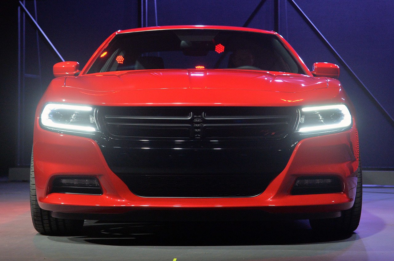 Dodge Charger 2015 фары